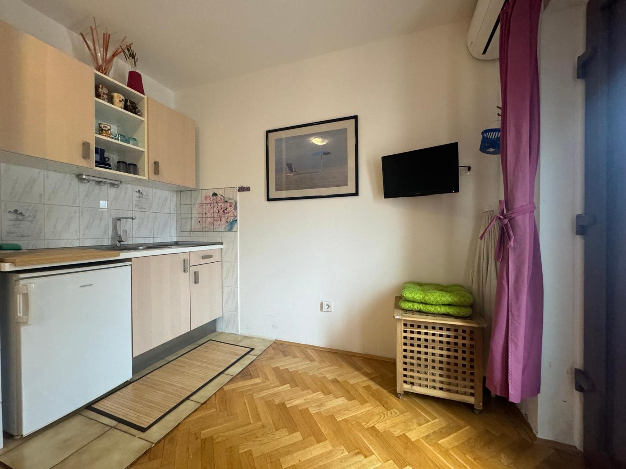 Apartments Jessica Krk Town Exterior foto
