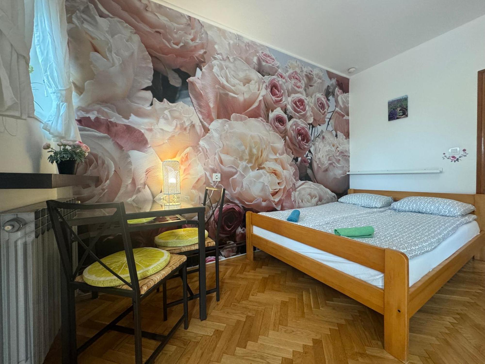 Apartments Jessica Krk Town Exterior foto